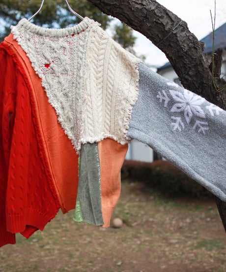 "その色情は不均衡なようで優しい手直しが繰り返されていた" Lust colors seemed to be unbalanced, and gentle repair was repeated