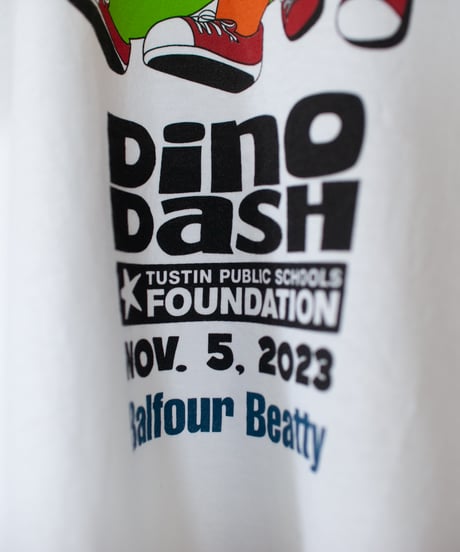 《nisai Selected Vintage T-shirt》"かがやく瞳のなかよし恐竜" A friendly dinosaurs with shining eyes