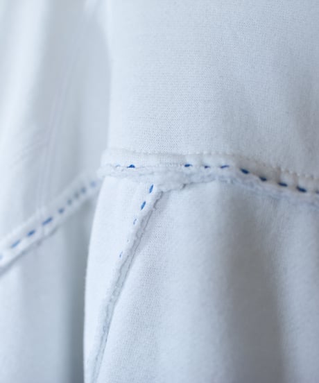 "体の一部になった青" Blue has become a part of my body, Rebuild by vintages