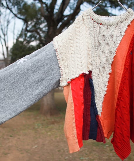 "その色情は不均衡なようで優しい手直しが繰り返されていた" Lust colors seemed to be unbalanced, and gentle repair was repeated