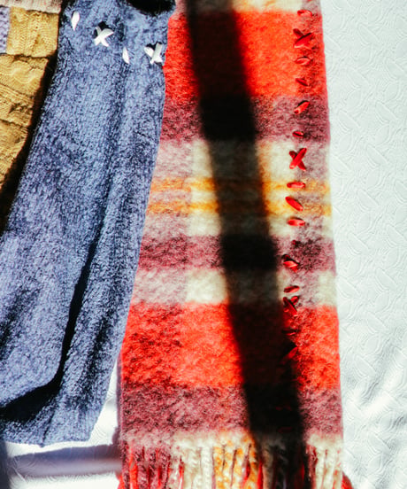 "リボンとラグ" Vintage knit Rebuild Muffler by Rug and Ribbon Stitch