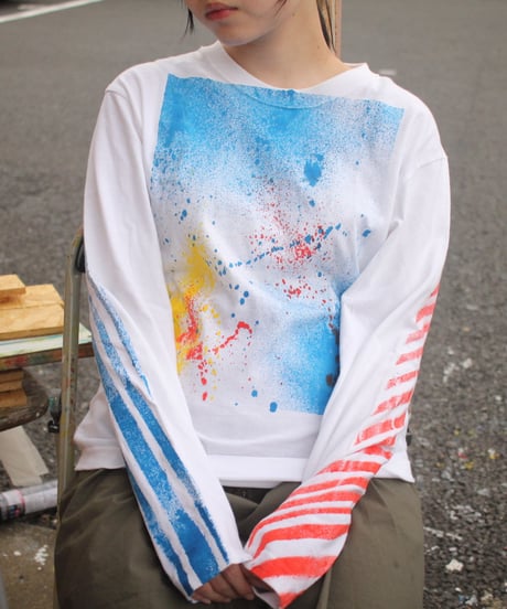 色を抱えて背負った彼と彼女のロンT 第三色