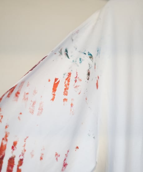 "色彩手刷りと刻まれた名のロンT 2024年版 第五色" T-shirt with hand-printed colors and engraved name