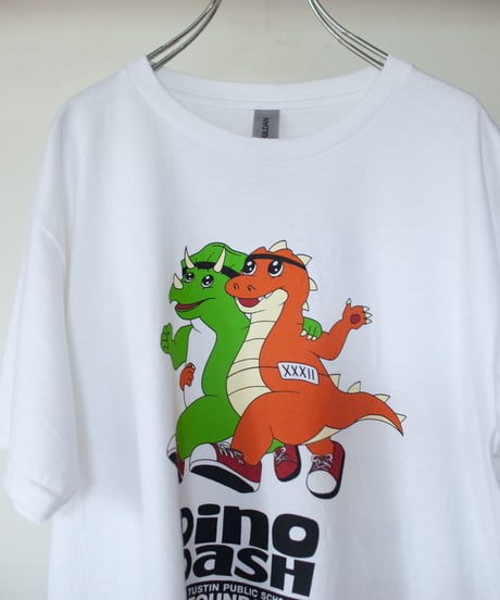 《nisai Selected Vintage T-shirt》"かがやく瞳のなかよし恐竜" A friendly dinosaurs with shining eyes