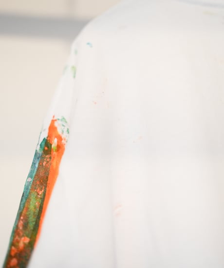 "色彩手刷りのロンT 2024年版 第一色" T-shirt with hand-printed colors