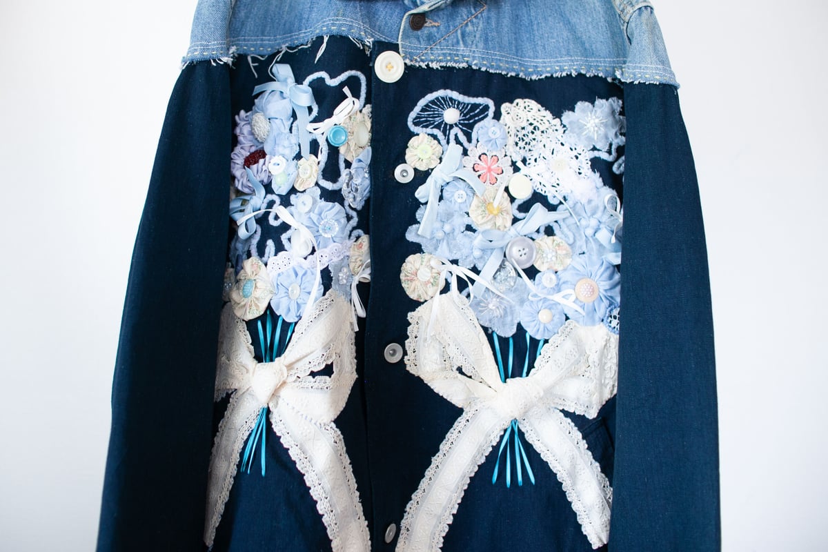 ロラライハリス♡ライトブルーWデニム本革コラボ♡刺繍の三日月ショルダーバッグ♡ ロラライハリス♡ライトブルーWデニム本革コラボ♡刺繍の三日月