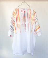 "色彩手刷りと刻まれた名前のTシャツ 第二十二色" T-shirt with hand-printed colors and engraved name