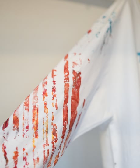 "色彩手刷りと刻まれた名のロンT 2024年版 第五色" T-shirt with hand-printed colors and engraved name