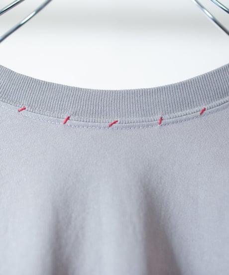 "灰色の日常を彩った花" Flowers that color the gray everyday life. long-sleeved T-shirt, Rebuild by vintages