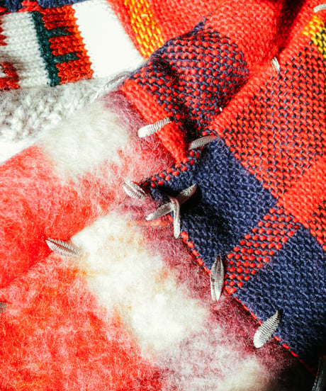"銀と虹のリボン" Vintage knit Rebuild Muffler by Rainbow and Silver Ribbon Stitch