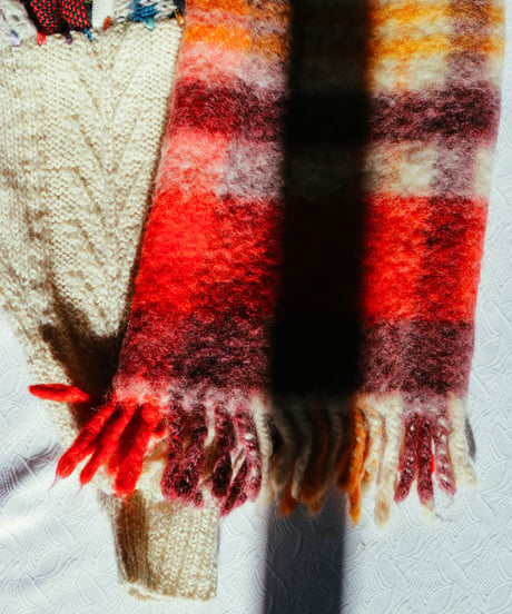 "銀と虹のリボン" Vintage knit Rebuild Muffler by Rainbow and Silver Ribbon Stitch