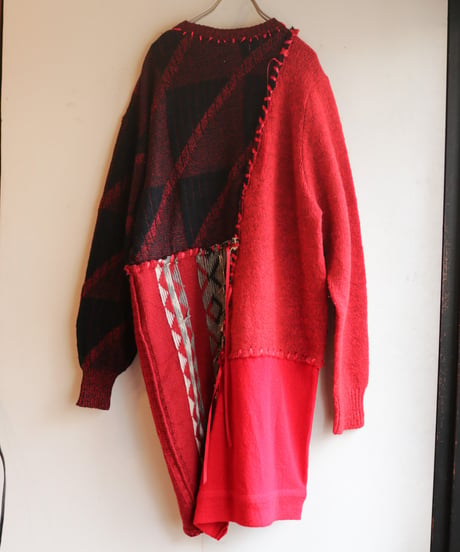 "彼女が忘れていった口紅" Rouge she forgot, reconstructed from red knit vintages