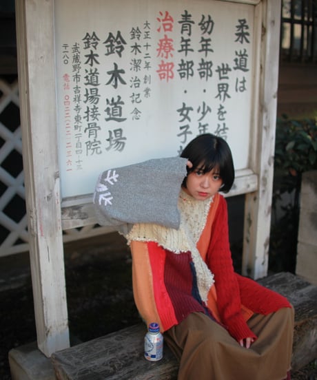 "その色情は不均衡なようで優しい手直しが繰り返されていた" Lust colors seemed to be unbalanced, and gentle repair was repeated