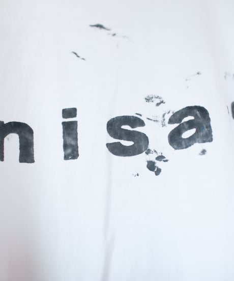 "色彩手刷りと刻まれた名前のTシャツ 第四色" T-shirt with hand-printed colors and engraved name