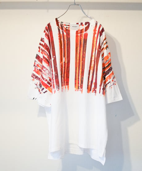 "色彩手刷りのTシャツ 2024年版 第二色" T-shirt with hand-printed colors