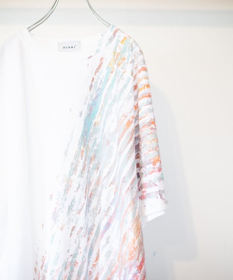 "光と色彩記録の箔手刷りTシャツ 第二色" T-shirt by Analog silk screen overlay blurring hand-print