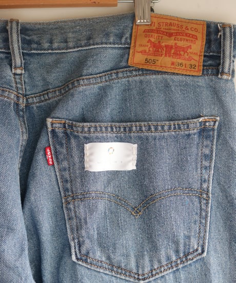 "贈花" Gifted Flowers paint, Based on Levis 505 denim