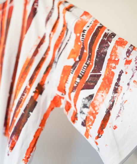 "色彩手刷りのTシャツ 2024年版 第二色" T-shirt with hand-printed colors