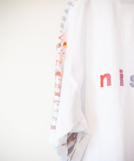 "光と色彩記録の箔手刷りTシャツ 第二色" T-shirt by Analog silk screen overlay blurring hand-print