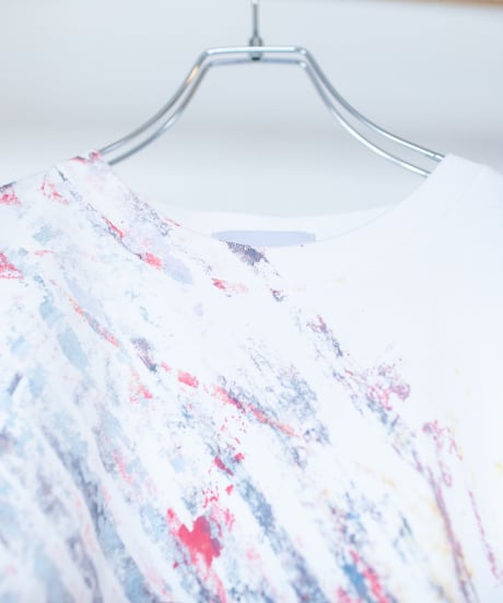 "色彩手刷りと刻まれた名前のTシャツ 第八色" T-shirt with hand-printed colors and engraved name