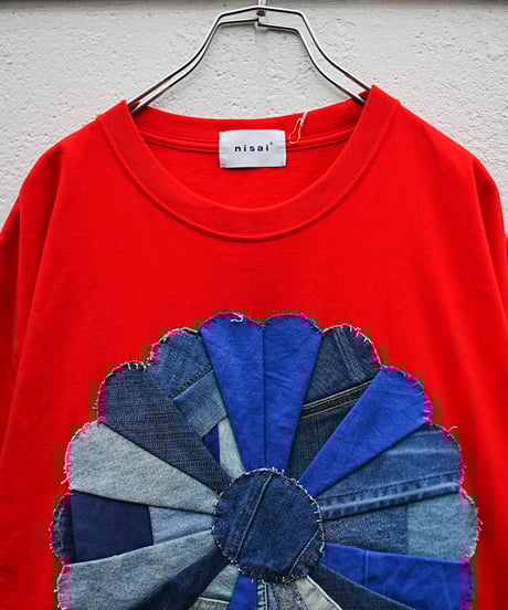 "赤に咲く花のTシャツ" My own flower T-shirt, patchworked by vintages