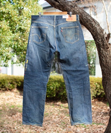 “二つの月” Two moons, a pale star, Based on Vintage Levi’s