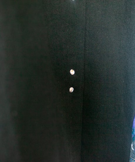 《0＜nisai+α≦Y》 metal hook paint half-sleeve shirt jacket / black formal cotton and linen