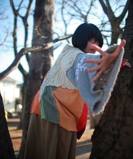 "その色情は不均衡なようで優しい手直しが繰り返されていた" Lust colors seemed to be unbalanced, and gentle repair was repeated