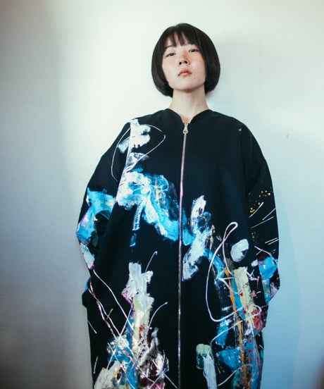 《0＜nisai+α≦Y》 riri zip painted coat / formed black