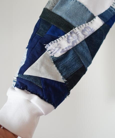 "つぎはぎのデニムスリーブトレーナー 第四色" Patchwork denim sleeve trainer, Rebuild by vintages