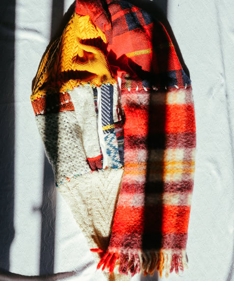"銀と虹のリボン" Vintage knit Rebuild Muffler by Rainbow and Silver Ribbon Stitch