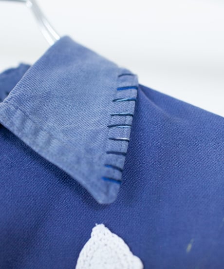 "青い散歩道に白い花" White flowers on a blue walkway denim jacket, Rebuild by vintages