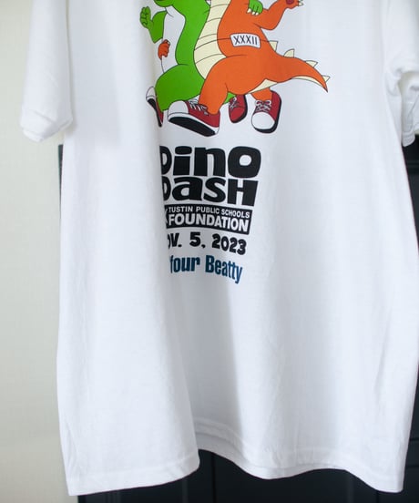 《nisai Selected Vintage T-shirt》"かがやく瞳のなかよし恐竜" A friendly dinosaurs with shining eyes