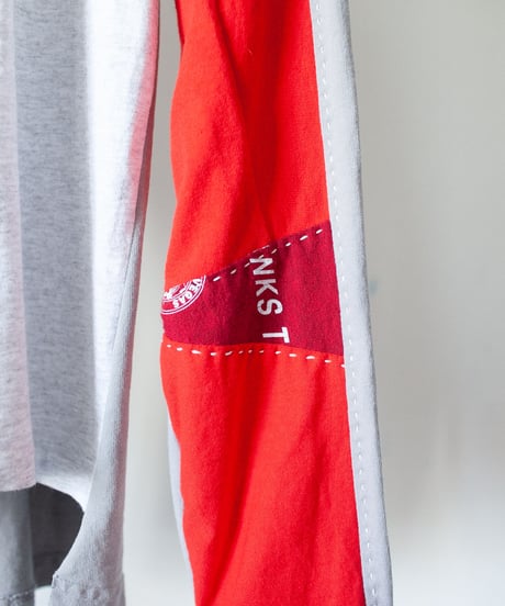 "灰色の日常を彩った花" Flowers that color the gray everyday life. long-sleeved T-shirt, Rebuild by vintages