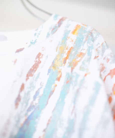 "光と色彩記録の箔手刷りTシャツ 第二色" T-shirt by Analog silk screen overlay blurring hand-print