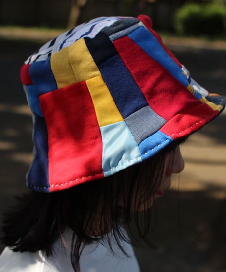 "あざやかな日々を思い出す為のバケットハット" Multicolor Trainer Patchwork hat, Rebuild by vintages