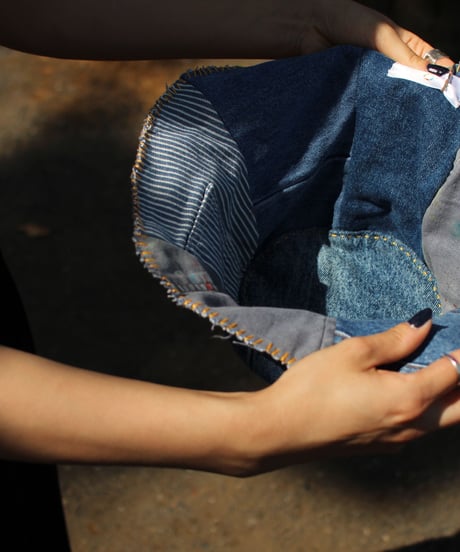 "両A面の青色彩" Blue Patchwork With Rainbow reversible hat, Rebuild by vintages