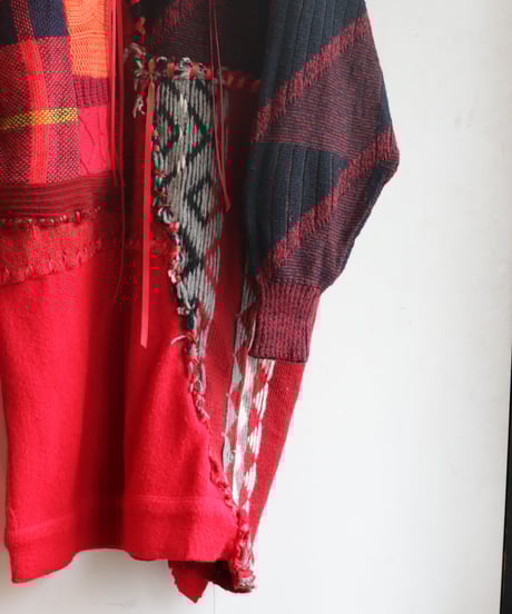 "彼女が忘れていった口紅" Rouge she forgot, reconstructed from red knit vintages