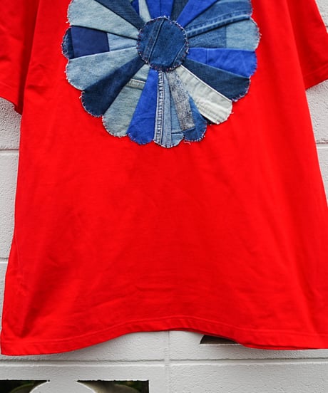 "赤に咲く花のTシャツ" My own flower T-shirt, patchworked by vintages