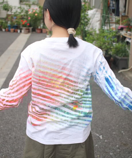 色を抱えて背負った彼と彼女のロンT 第三色