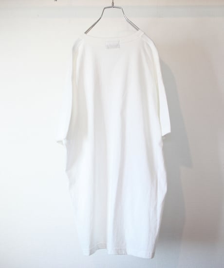 "色彩の名を刻んだTシャツ" T-shirt with the name of color
