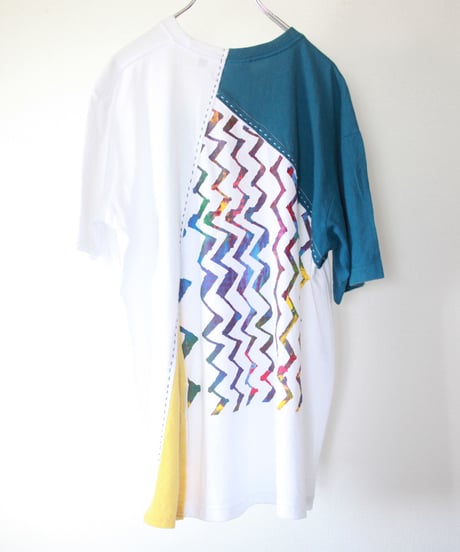 "青い爽さの裏にひねくれた虹を潜めて" Blue on the front and the twisted rainbow on the back. Rebuild by vintages