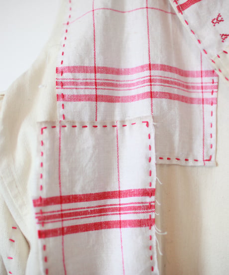 "手縫いの赤、包容と競争、青の兆し"  Inclusion and competition Hand-sewn red jacket, Rebuild by Vintages