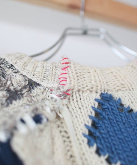 "赤と青が交わる明滅" In the light and shadow where red and blue intersect knit, Rebuild by vintages