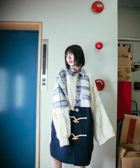 "ニットに侵食されてるコート" A coat eroded by knitwear, Rebuild by vintages
