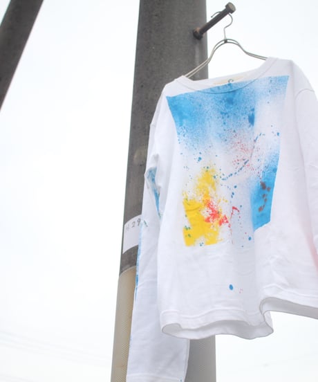 色を抱えて背負った彼と彼女のロンT 第三色