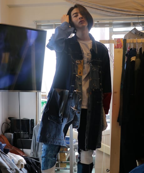 "まだ色彩になる前の三色" Signal Coat, reconstructed from denim and mix vintages