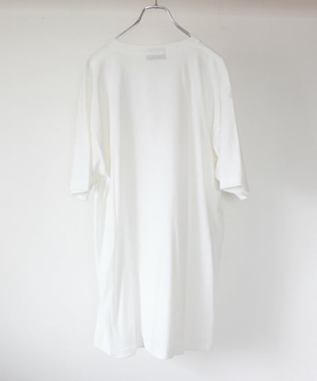 "色彩の名を刻んだTシャツ" T-shirt with the name of color