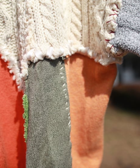 "その色情は不均衡なようで優しい手直しが繰り返されていた" Lust colors seemed to be unbalanced, and gentle repair was repeated