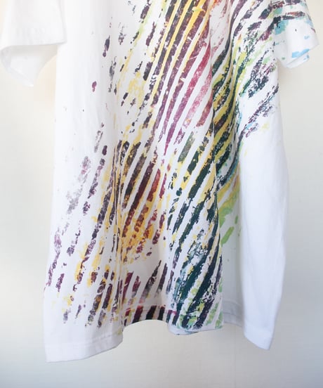 "色彩記録の手刷りのTシャツ 第四十色" T-shirt by Analog silk screen overlay blurring hand-print